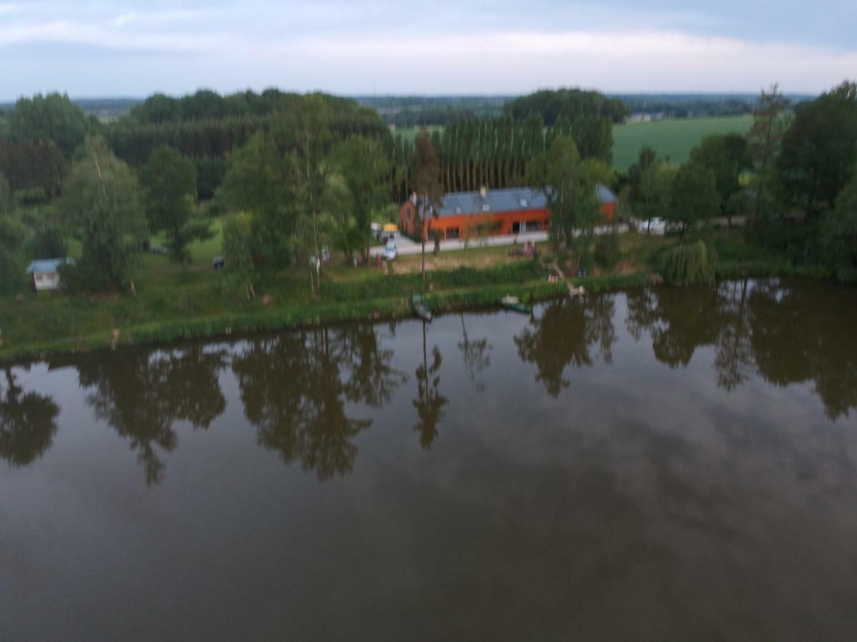 Florennes Gite Neuf 150 M2 Devant Un Grand Lac Prive De 2 Hectares Poissonneux Au Milieu Des Bois Zewnętrze zdjęcie