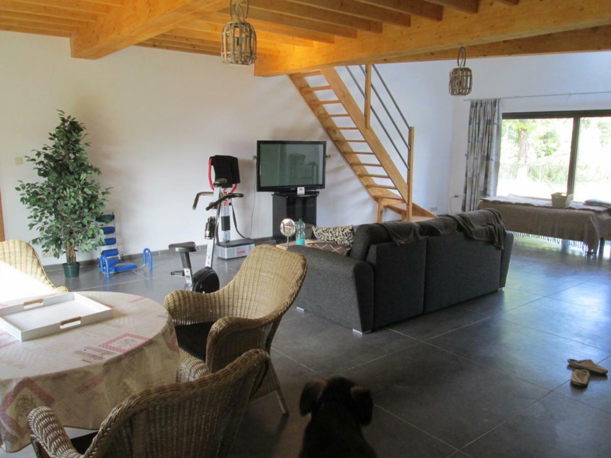 Florennes Gite Neuf 150 M2 Devant Un Grand Lac Prive De 2 Hectares Poissonneux Au Milieu Des Bois Zewnętrze zdjęcie