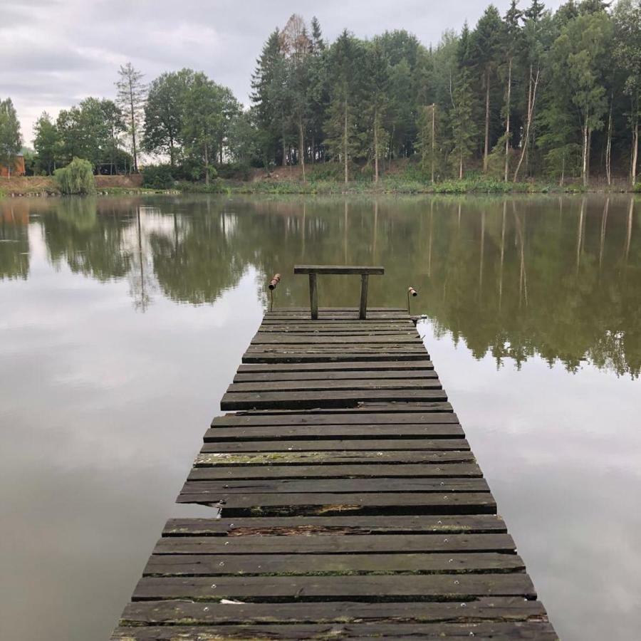 Florennes Gite Neuf 150 M2 Devant Un Grand Lac Prive De 2 Hectares Poissonneux Au Milieu Des Bois Zewnętrze zdjęcie